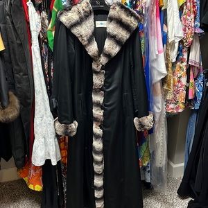 Long black Chinchilla and black silk coat, size 42